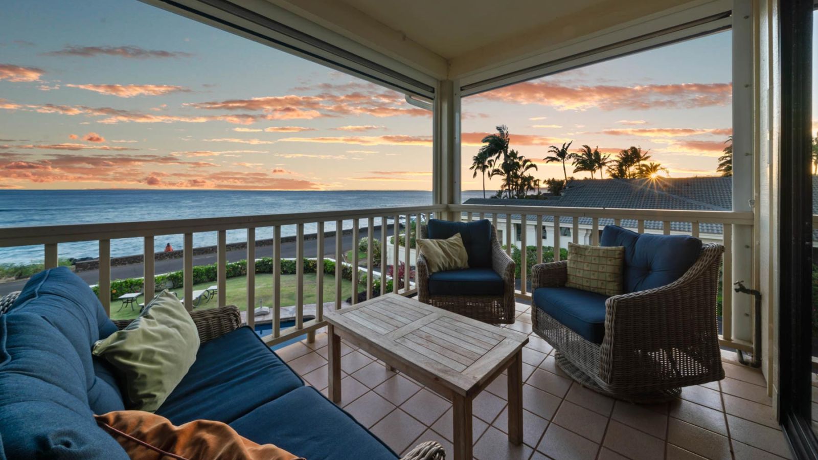 Alihi Lani 5 oceanfront lanai at sunset
